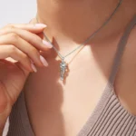 Silver Hug Necklace - Image 3